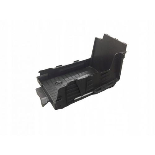 قاب پلاستیکی اورجینال زیر باتری پژو 2008 و C3 ساخت کشور اسپانیا